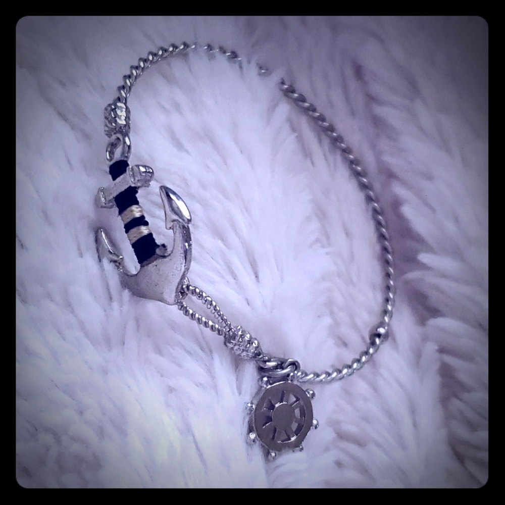 NWOT anchor ⚓ bracelet with sliding charm